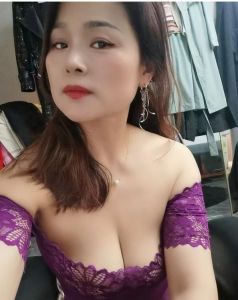 集庆门附近少妇