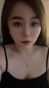 丰满肥臀兼职小少妇