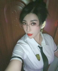 精品 · 高颜性瘾淫妻花妹 (安全靠谱)