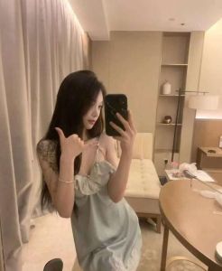 双重认证 · 比比会喷水的纹身嫩妹