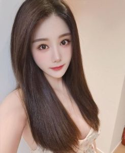热门 · 服务贴心大胸嫩妹绾绾 (精品推荐)