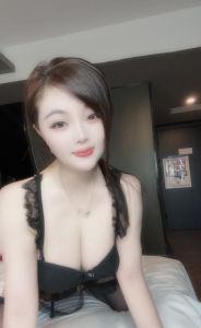 热门 · 胸器服务系少妇小七 (无套路)