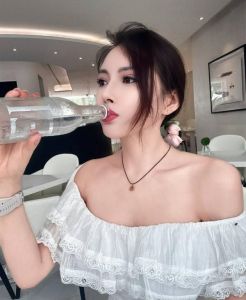 热门 · 风骚服务好颜值老师