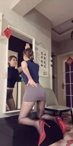 验证 · 黑丝长腿气质御姐老师 (精品推荐)