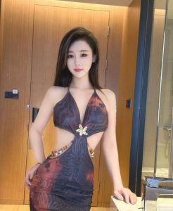 高分 · 前凸后翘大长腿萱萱 (安全靠谱)