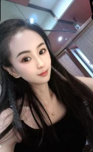 新茶 · 腰细臀圆的小骚逼 (近期热门)