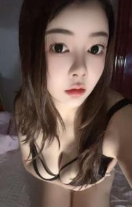 靠谱 · 粉嫩美乳小骚妇-值得体验