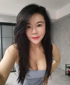 老司机 · 厦门E奶老凤飘雪-老司机亲测