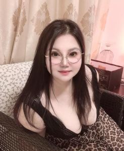 高分 · 梅花园眼镜骚妇-懂的都懂