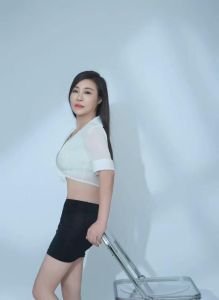 严选 · 性感闷骚熟女-高分推荐