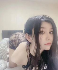高性价比 · 黑丝骚寡妇-五星好评