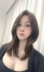 长腿大胸芊芊 (无套路)