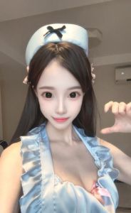 高性价比 · 白嫩小巧骚妹