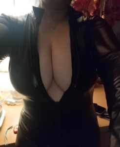 极品 · 肉感十足少妇 (好评如潮)