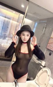 高性价比 · 大长腿翘臀艾薇儿 (不可错过)