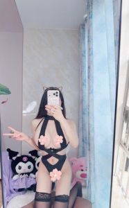 极品 · 雨花玩角色扮演的苍苍 (近期热门)