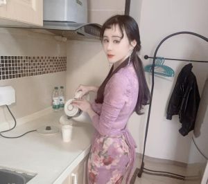 同城 · 皮肤白皙翘臀姐姐 (近期热门)