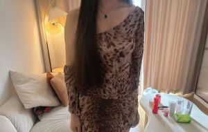 同城 · 长宁高个维族姑娘 (好评如潮)