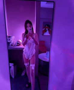 热门 · 南门榨汁姬猫老师 (好评如潮)