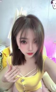 高性价比 · 短发美胸白嫩兼职姐姐 (好评如潮)