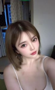 高性价比 · 短发美胸白嫩兼职姐姐 (好评如潮)