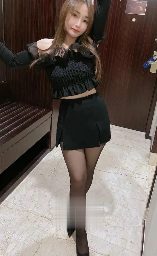 武汉黑丝诱惑娇小温柔少妇