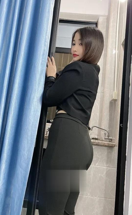 武汉黑丝诱惑娇小温柔少妇