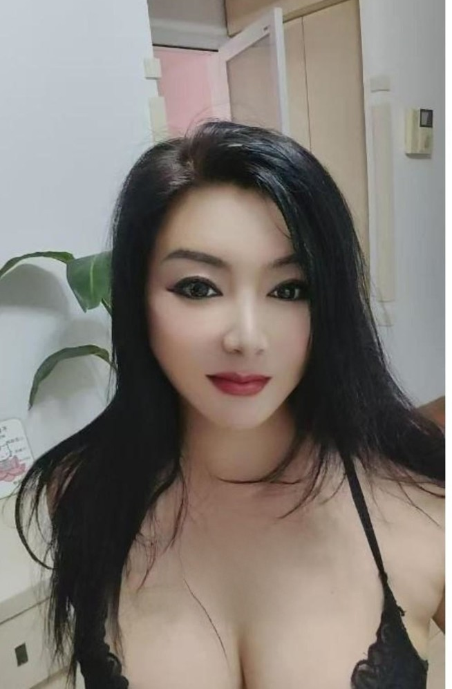 身材丰满骚御姐