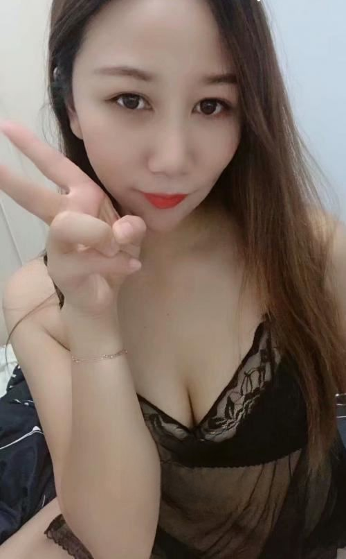 情趣屋性感黑丝少妇