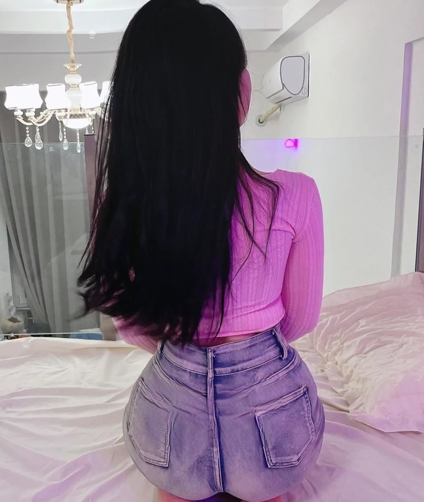 上海虹口大咪咪性感妹妹