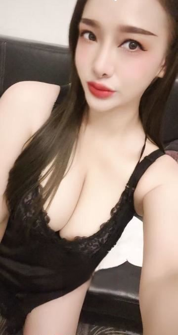 丰满大奶妹子水多