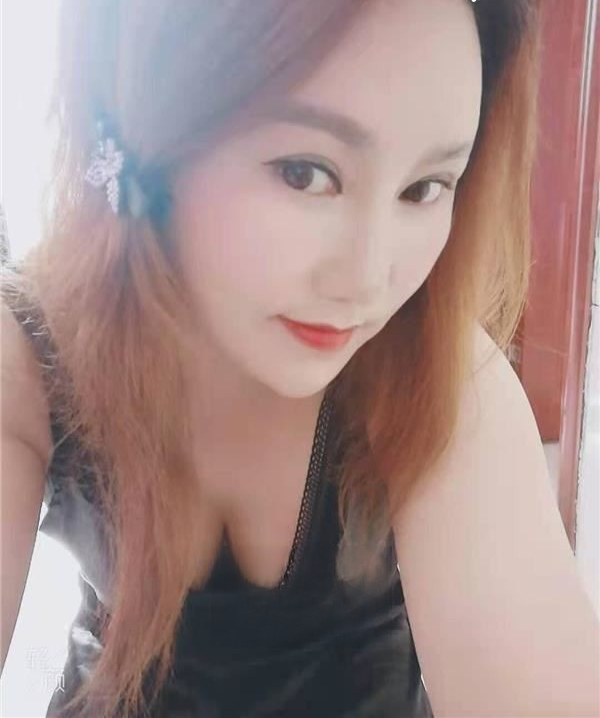 洪山轻熟大奶少妇