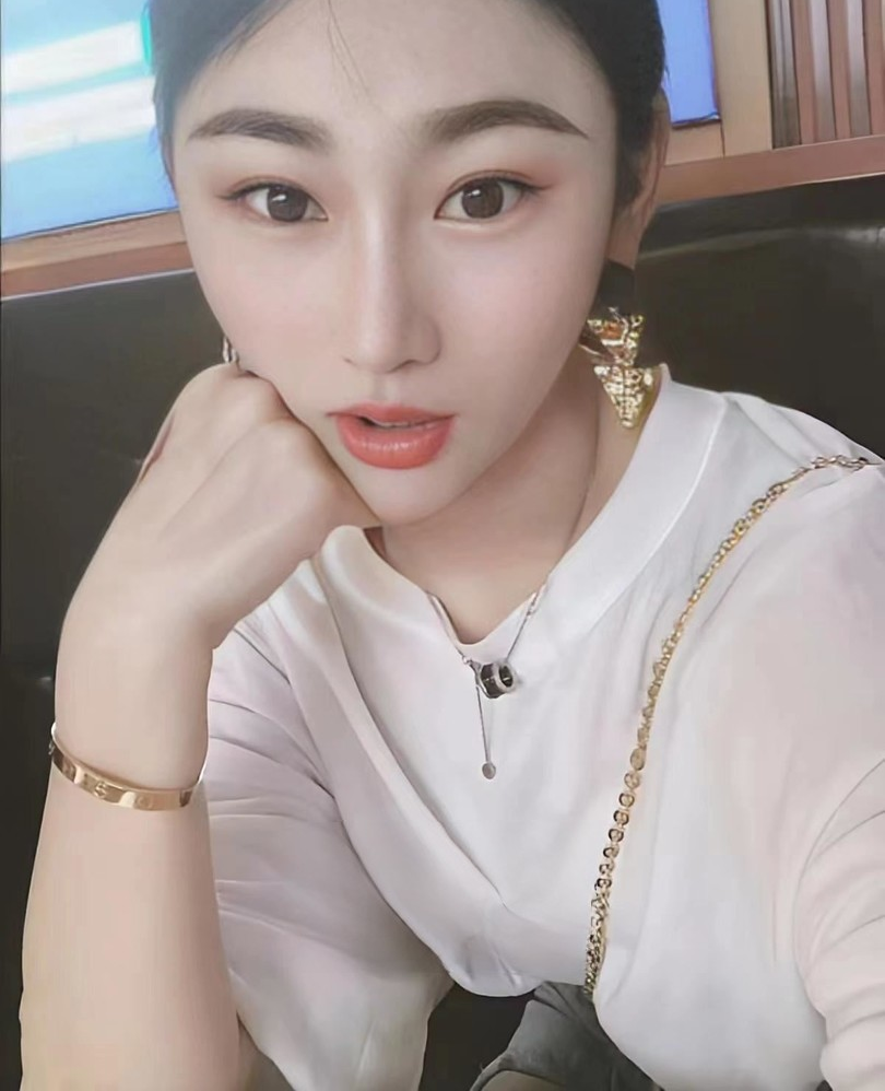 黑丝性感姐姐
