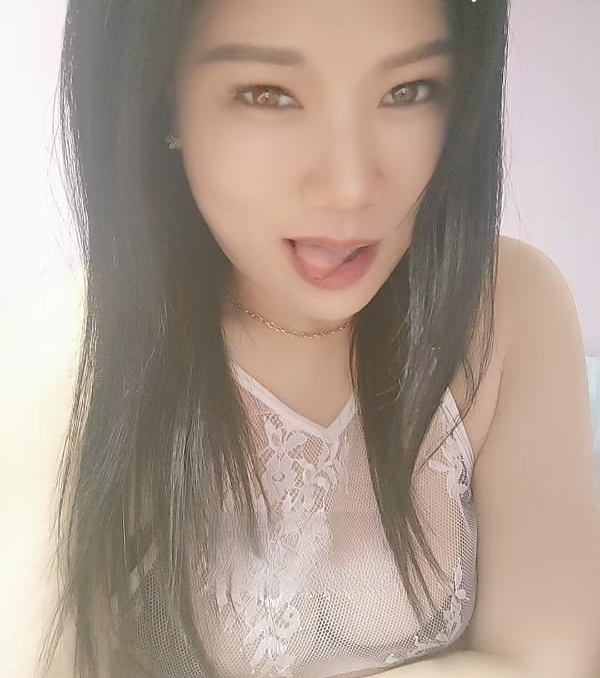 丰满又性感的骚货小妖精柒柒