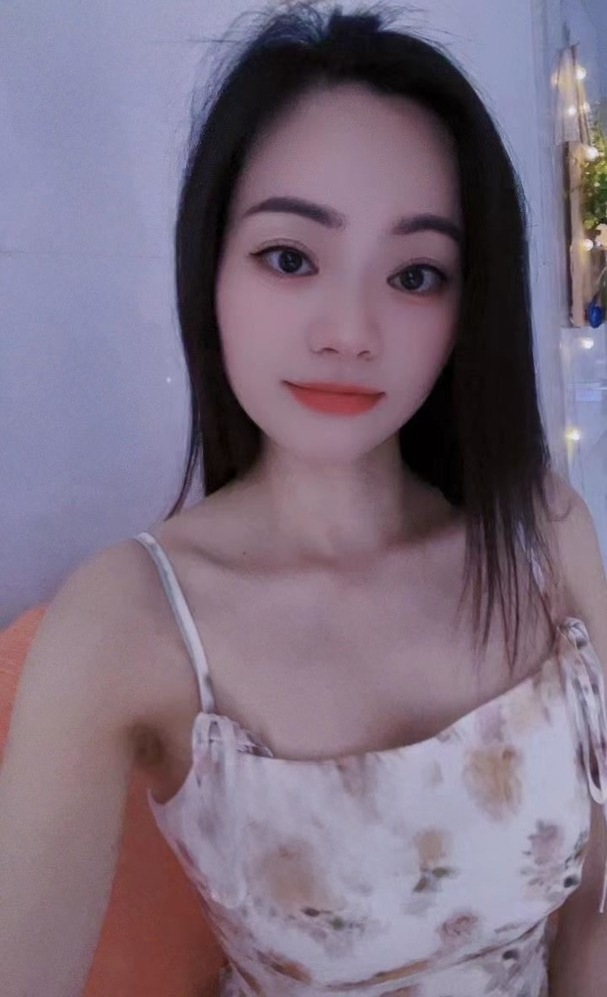 白嫩清纯嫩妹茉莉
