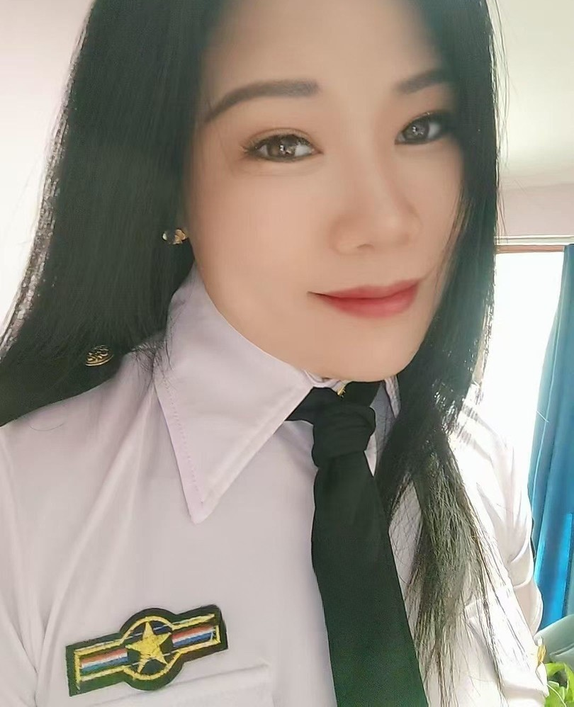 非常骚浪的小姐姐