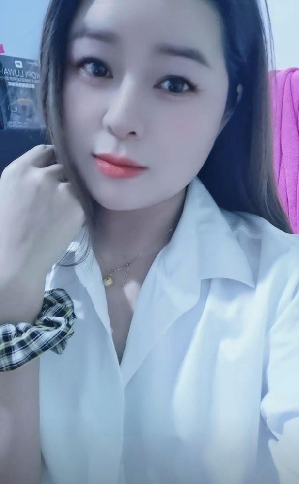 丰满风韵犹存的小雅