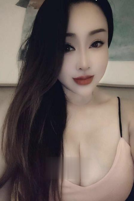 白云性感大奶老师