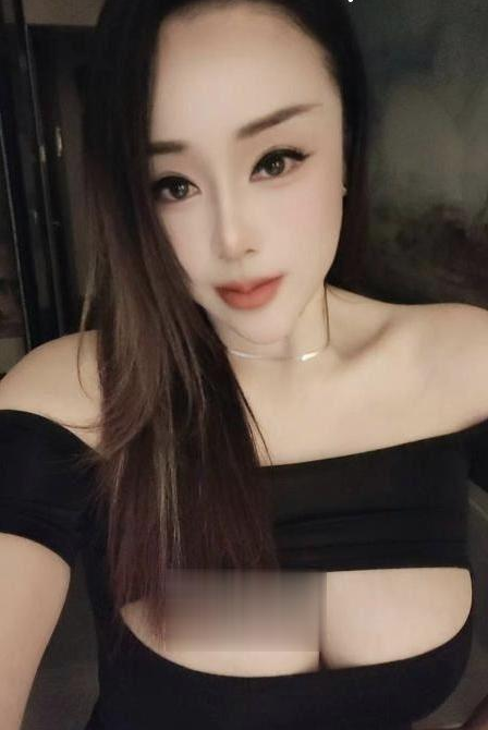 白云性感大奶老师