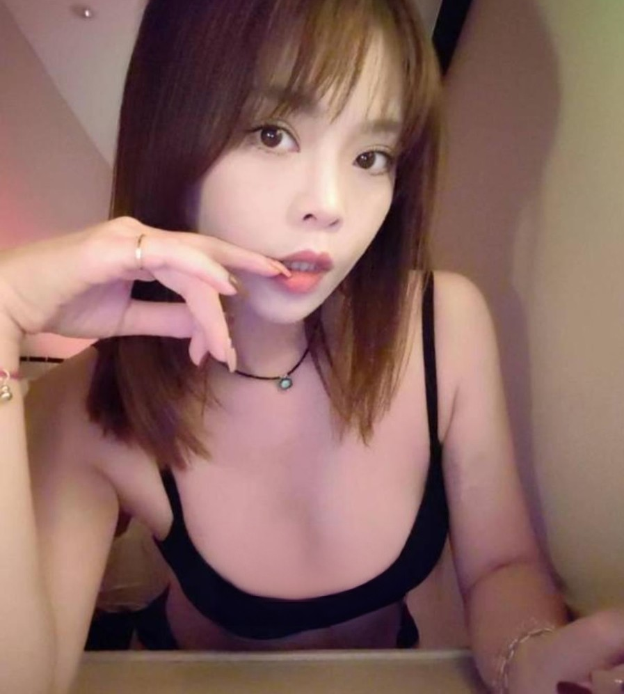 奶大穴紧御姐身材情趣多