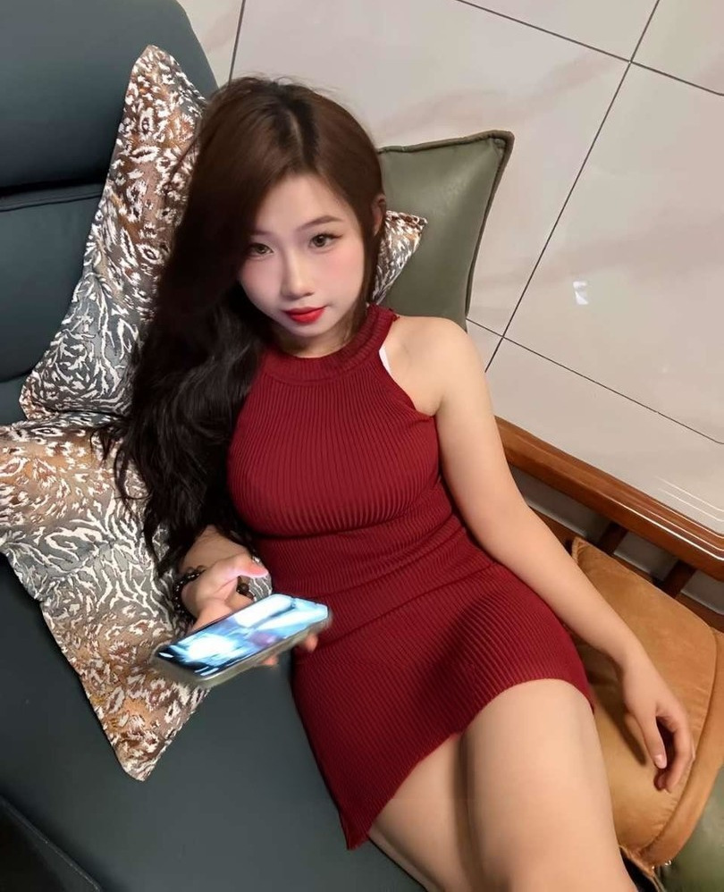 会喷水小姐姐