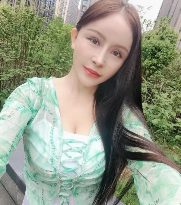 广州极品大奶美女体验
