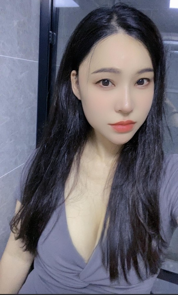 白云大胸琪琪