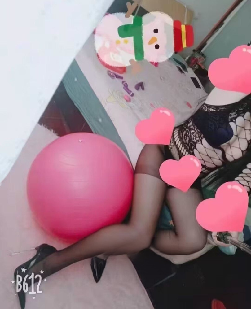 童颜巨乳小美女