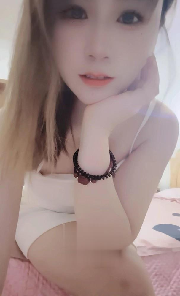 长相甜美玩的风骚的小少妇