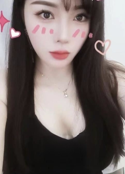 粉嫩美乳御姐