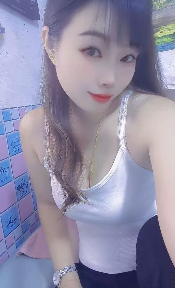 高颜值温柔小骚货冰冰
