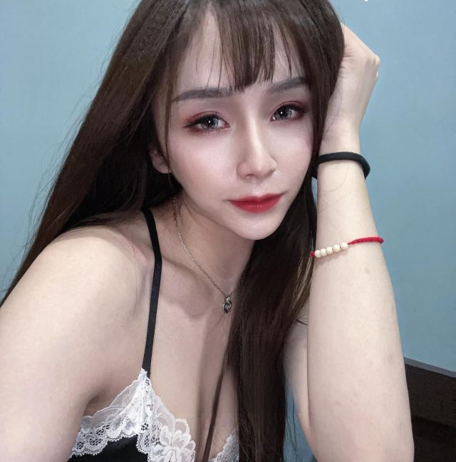 风韵白皙少妇