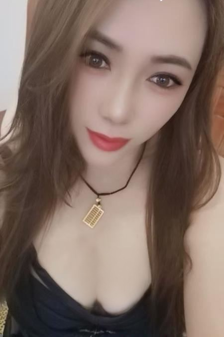 一个服务挺不错的妹子