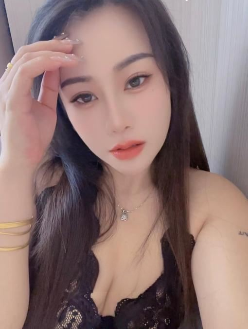 纯欲女水多逼紧粉嫩